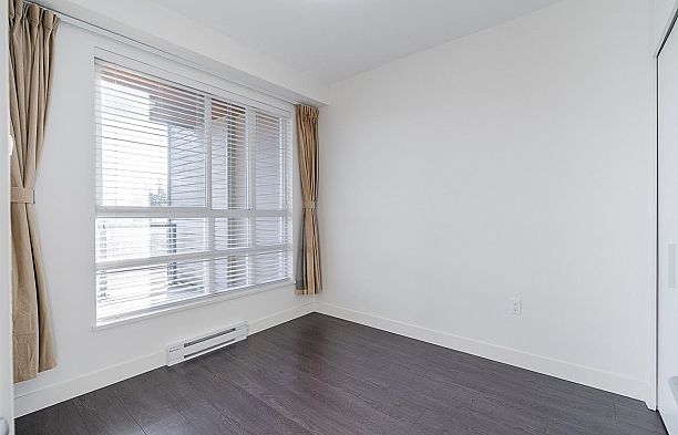 PH1 6033 Gray Avenue University VW