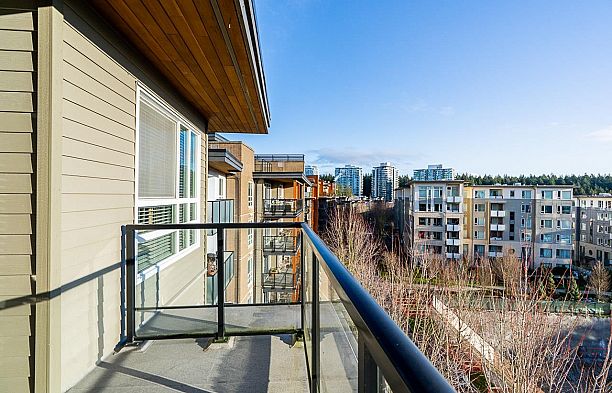 PH1 6033 Gray Avenue University VW