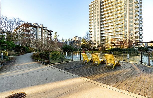 PH1 6033 Gray Avenue University VW