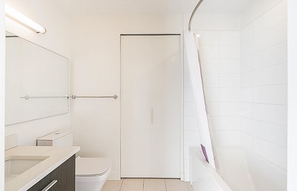 PH1 6033 Gray Avenue University VW