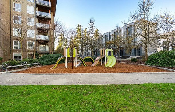 PH1 6033 Gray Avenue University VW