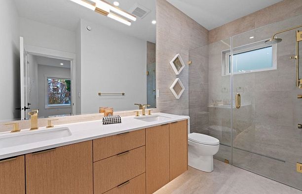 1 4549 W 11th Avenue Point Grey