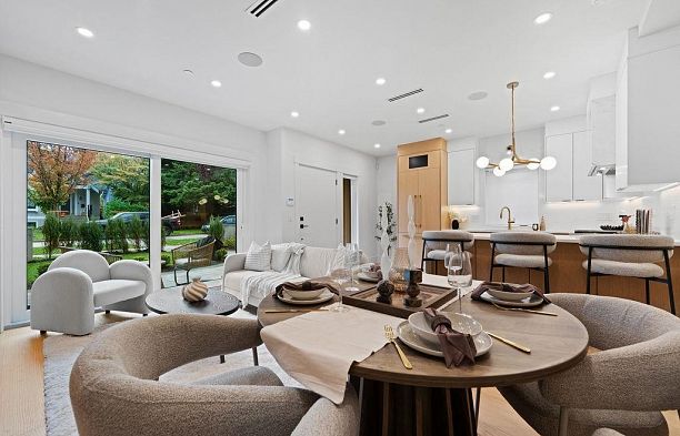 1 4549 W 11th Avenue Point Grey