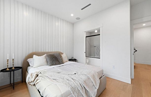 1 4549 W 11th Avenue Point Grey