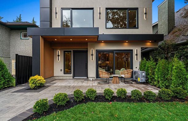 1 4549 W 11th Avenue Point Grey