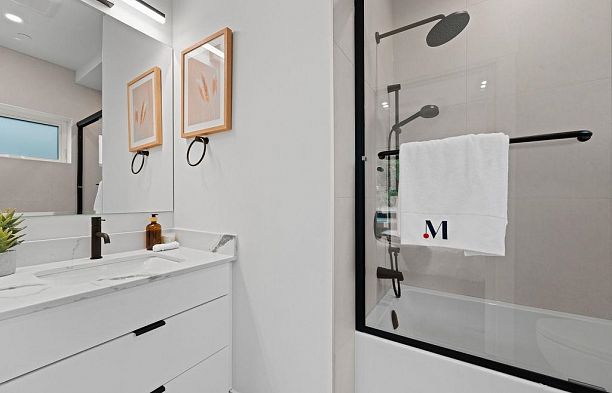 1 4549 W 11th Avenue Point Grey