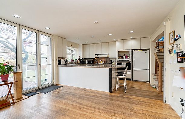 2443 W 47th Avenue Kerrisdale