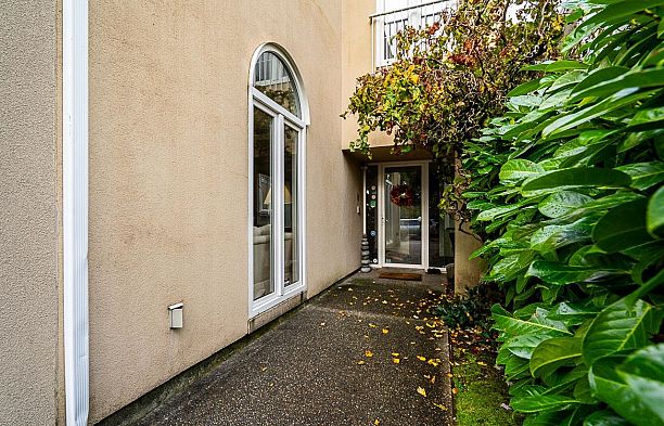 2443 W 47th Avenue Kerrisdale