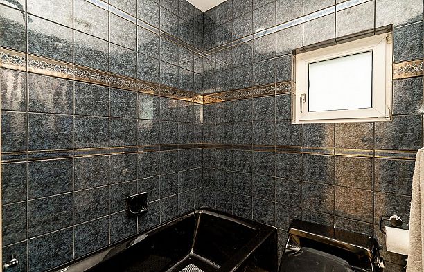 2443 W 47th Avenue Kerrisdale