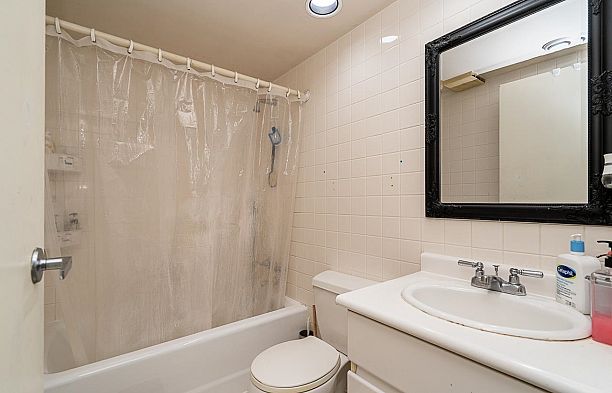 2443 W 47th Avenue Kerrisdale