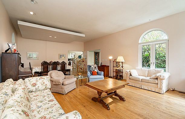 2443 W 47th Avenue Kerrisdale