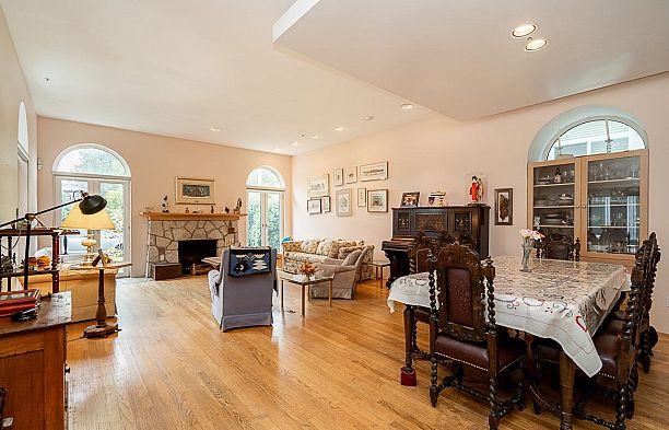 2443 W 47th Avenue Kerrisdale