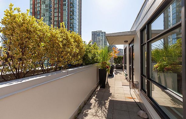 PH803 988 Richards Street Yaletown