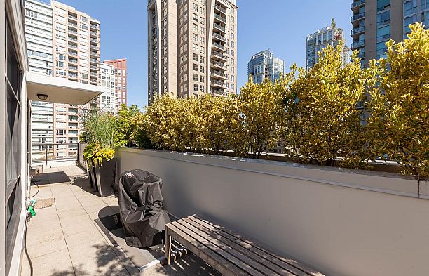 PH803 988 Richards Street Yaletown