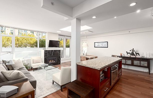 PH803 988 Richards Street Yaletown