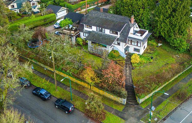 1989 W King Edward Avenue Shaughnessy