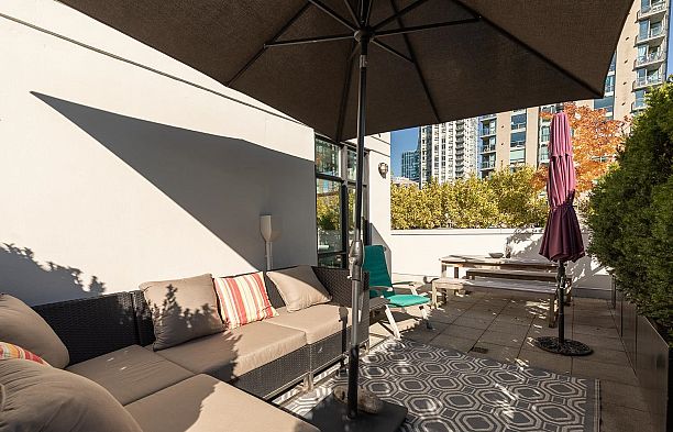 PH803 988 Richards Street Yaletown