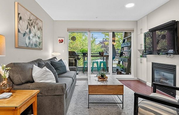 206 2096 W 46th Avenue Kerrisdale