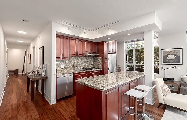 PH803 988 Richards Street Yaletown