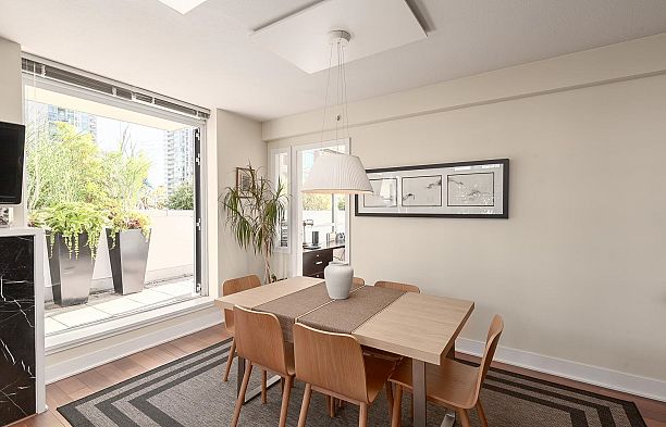 PH803 988 Richards Street Yaletown