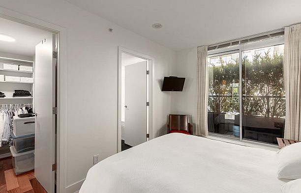 PH803 988 Richards Street Yaletown