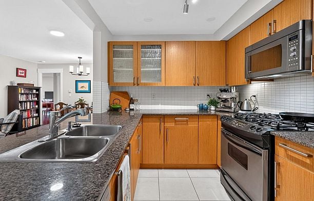 206 2096 W 46th Avenue Kerrisdale