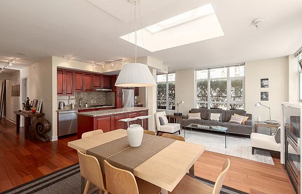 PH803 988 Richards Street Yaletown