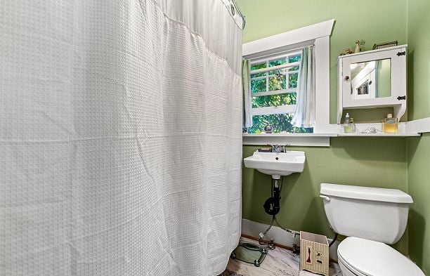 4523 W 1st Avenue Point Grey