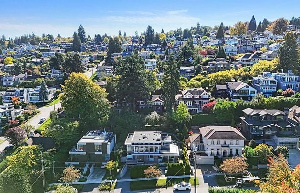 4523 W 1st Avenue Point Grey