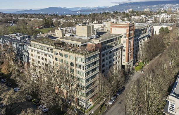 804 2799 Yew Street Kitsilano