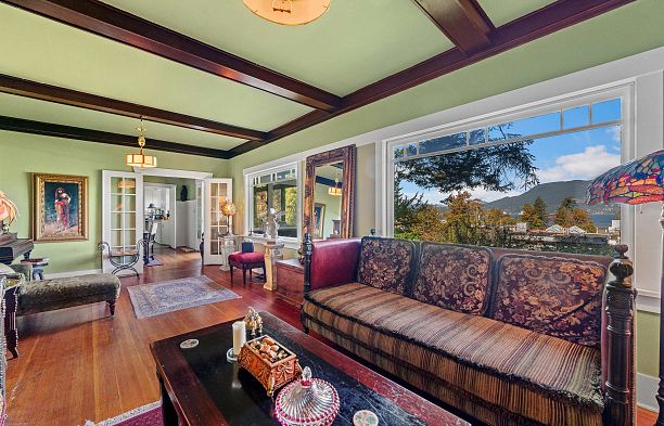 4523 W 1st Avenue Point Grey