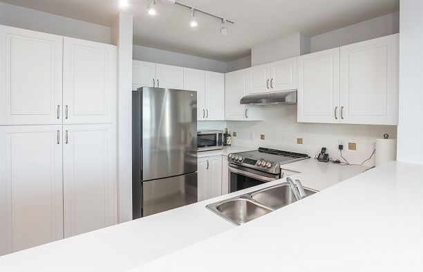 804 2799 Yew Street Kitsilano