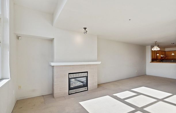 303 3580 W 41st Avenue Southlands