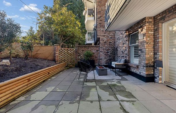 105 3875 W 4th Avenue Point Grey