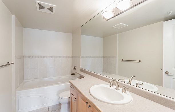 303 3580 W 41st Avenue Southlands