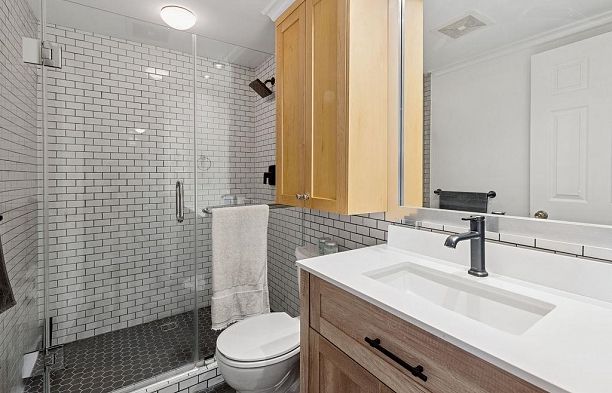 105 3875 W 4th Avenue Point Grey