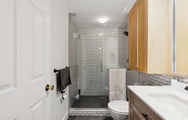 105 3875 W 4th Avenue Point Grey