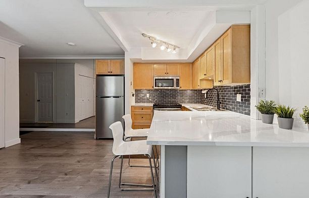 105 3875 W 4th Avenue Point Grey