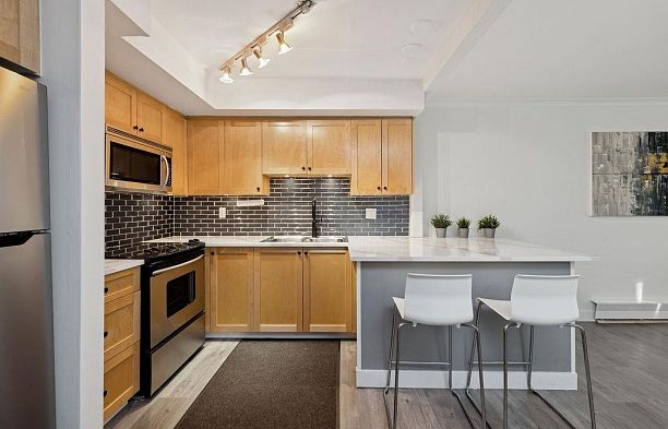 105 3875 W 4th Avenue Point Grey