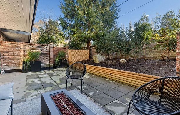 105 3875 W 4th Avenue Point Grey