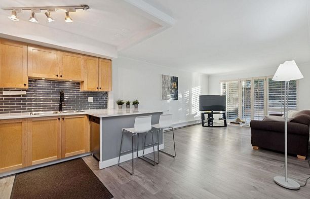 105 3875 W 4th Avenue Point Grey