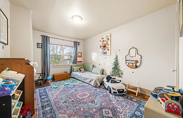 3137 W 28th Avenue MacKenzie Heights