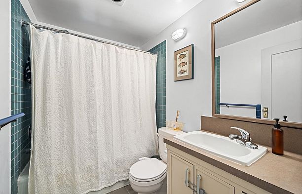 3137 W 28th Avenue MacKenzie Heights