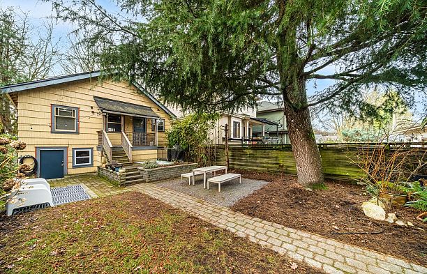 3137 W 28th Avenue MacKenzie Heights