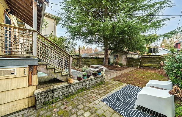 3137 W 28th Avenue MacKenzie Heights