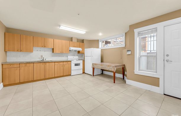 2139 W 22nd Avenue Arbutus