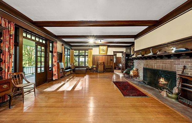 6376 Collingwood Street Southlands