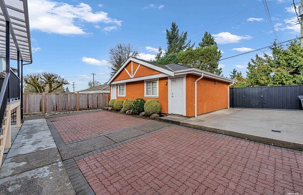 2139 W 22nd Avenue Arbutus