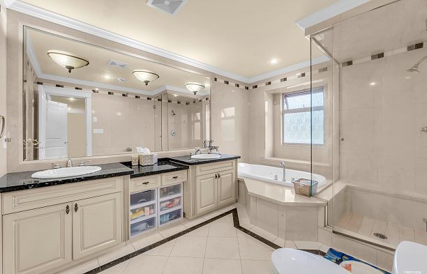 2139 W 22nd Avenue Arbutus