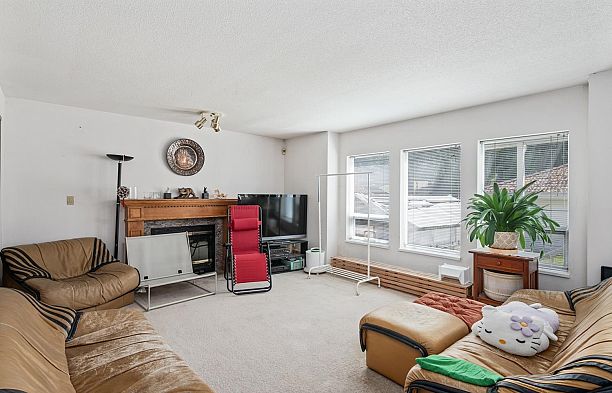 3662 W 49th Avenue Southlands